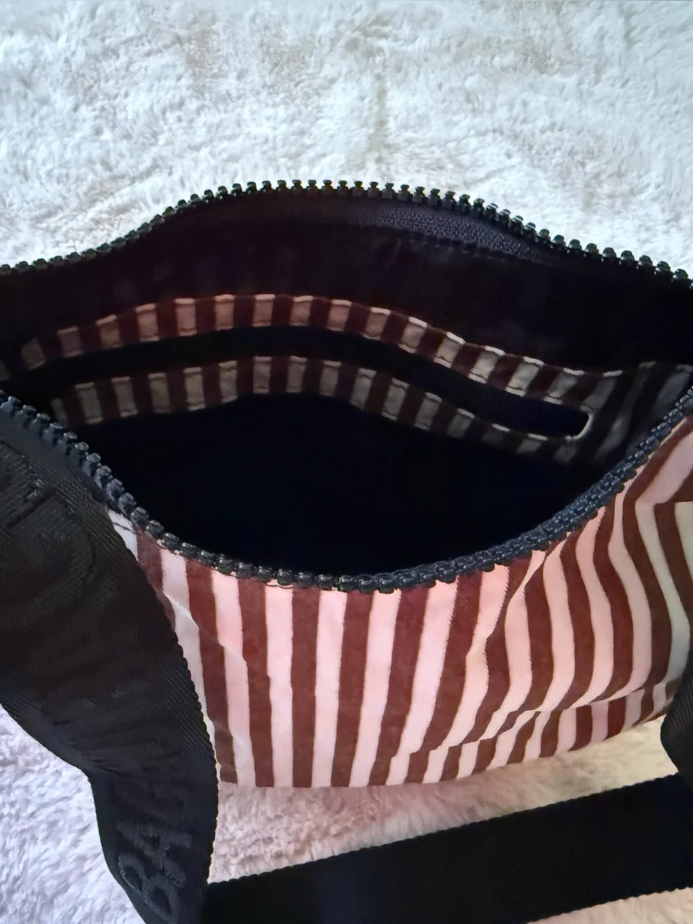 BAGGU Small Nylon Crescent Bag Brown Stripe - Picture 8 of 9